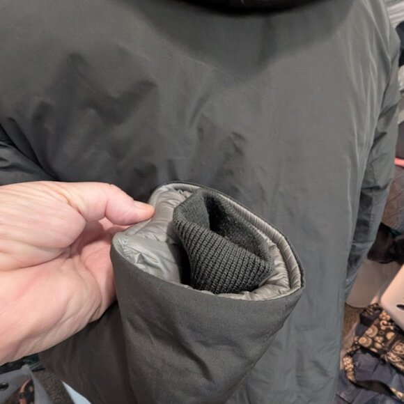 Tongcoi Women's Winter Water Resistant Warm Puffer Coat with Hood - Picture 7 of 13